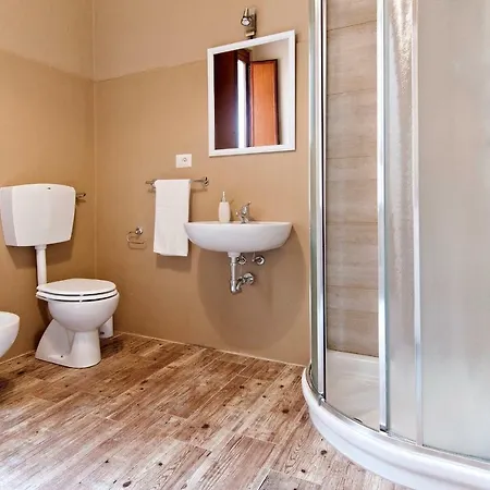 Blulassu Center 招待所 卡利亚里